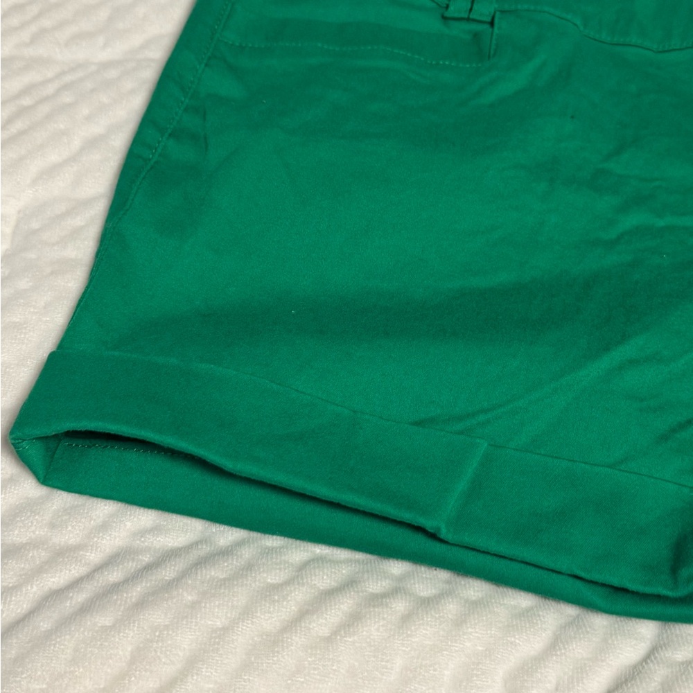 Torrid Kelly Green Stretch Shorts with Cuffed Hem, pockets and belt loops - Picture 4 of 7
